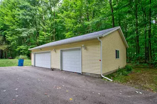 18 72nd St, South Haven, MI 49090 - Photo 8