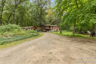 817 W Kirby Road, Battle Creek, MI 49017 - Photo 2
