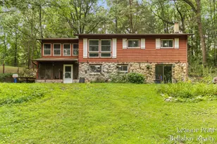 817 W Kirby Rd, Battle Creek, MI 49017 - Photo 1
