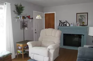 1049 W Summit Ave, Muskegon, MI 49441 - Photo 4