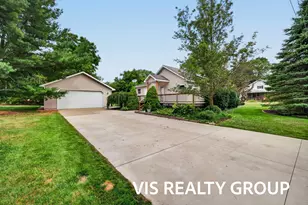 125 E Jefferson St, Newaygo, MI 49337 - Photo 4