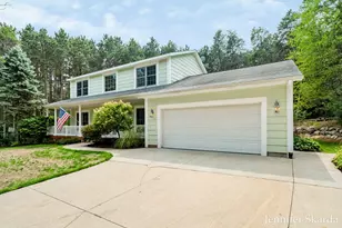 4530 Summit Forest Dr NE, Rockford, MI 49341 - Photo 2