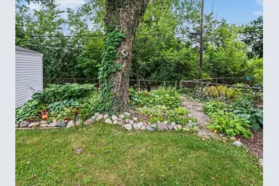 2004 Suffolk Avenue, Ann Arbor, MI 48103 - Photo 24