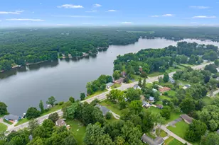 650 N Kalamazoo St, Paw Paw, MI 49079 - Photo 42