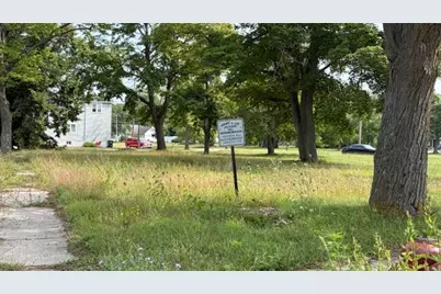 388 Jackson Avenue, Muskegon, MI 49442 - Photo 2