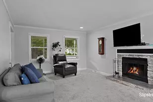 101 Chicory St NE, Comstock Park, MI 49321 - Photo 4
