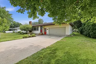 3710 Manning St, Muskegon, MI 49444 - Photo 2