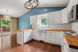 8165 Black Forest Dr, Portage, MI 49002 - Photo 4