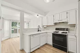 43580 Yorkville Dr, Canton, MI 48188 - Photo 10