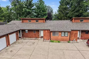 228 S Wall St, Zeeland, MI 49464 - Photo 2