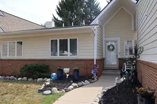 35075 Hillside Dr, Farmington, MI 48335 - Photo 2