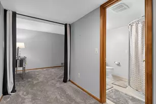 35075 Hillside Dr, Farmington, MI 48335 - Photo 20