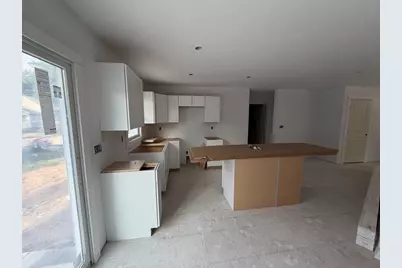 377 E Forest Avenue, Muskegon, MI 49442 - Photo 2