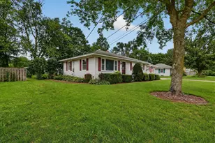 1055 Elmwood Dr, Jenison, MI 49428 - Photo 2