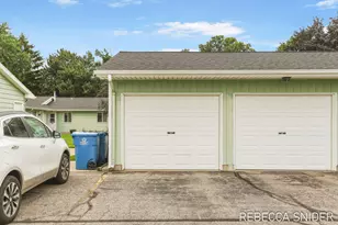 5692 Leisure S Dr SE, Grand Rapids, MI 49548 - Photo 28