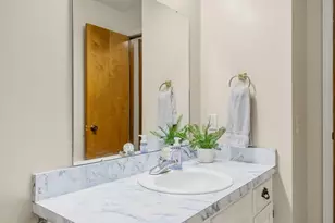5692 Leisure S Dr SE, Grand Rapids, MI 49548 - Photo 22