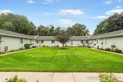5692 Leisure S Drive SE, Grand Rapids, MI 49548 - Photo 2