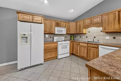 712 Riverwalk Street #11, Hastings, MI 49058 - Photo 10