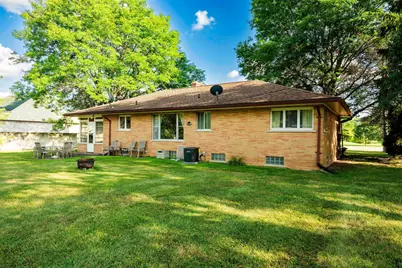 951 E Square Lake, Troy, MI 48085 - Photo 20