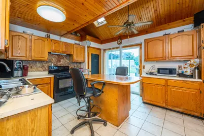 4617 Paw Paw Lake Road, Coloma, MI 49038 - Photo 10