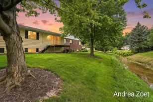 5773 Leisure S Dr SE, Kentwood, MI 49548 - Photo 2