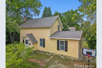 220 W Pere Marquette Street, Big Rapids, MI 49307 - Photo 2
