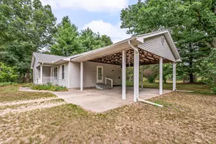 1306 Bjornson St, Big Rapids, MI 49307 - Photo 4