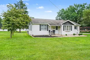 24350 Oak St, Edwardsburg, MI 49112 - Photo 2