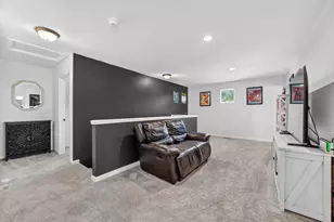 51681 Maple Leaf Dr, Macomb, MI 48042 - Photo 22