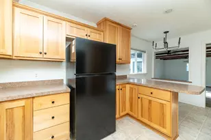609 N Jackson St, Ionia, MI 48846 - Photo 6