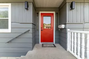 609 N Jackson St, Ionia, MI 48846 - Photo 2