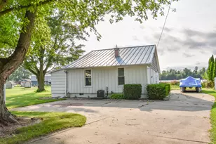 416 W Russell Dr, Coldwater, MI 49036 - Photo 2