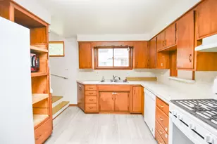 614 Jean St, Sturgis, MI 49091 - Photo 4