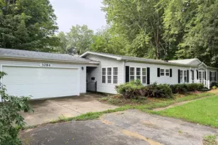 3084 S Pipestone Rd, Benton Harbor, MI 49022 - Photo 1