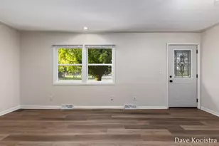 1769 Perry St, Holland, MI 49424 - Photo 10
