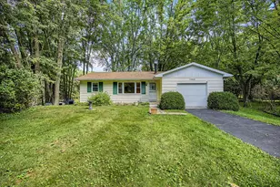 1940 Maple Grove Rd, Jackson, MI 49201 - Photo 2