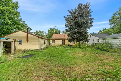 348 Ridgewood Street SE, Grand Rapids, MI 49548 - Photo 16