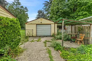 348 Ridgewood St SE, Grand Rapids, MI 49548 - Photo 12