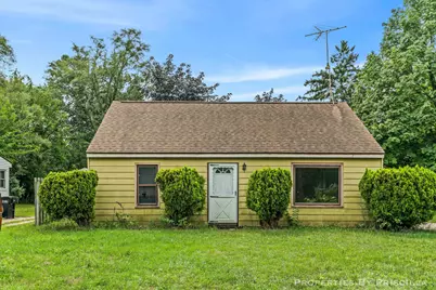 348 Ridgewood Street SE, Grand Rapids, MI 49548 - Photo 8