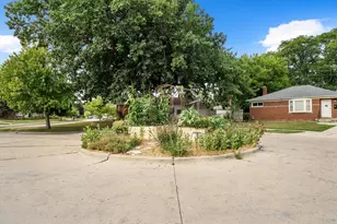 29941 Leona Ct, Garden City, MI 48135 - Photo 36