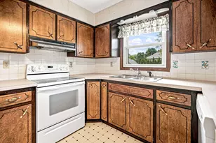 1356 Wilson Rd, Saint Joseph, MI 49085 - Photo 10
