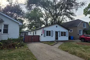 27041 Brettonwoods St, Madison Heights, MI 48071 - Photo 2