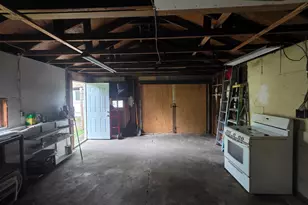 27041 Brettonwoods St, Madison Heights, MI 48071 - Photo 10
