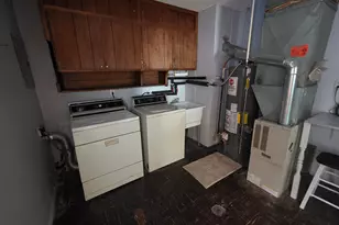 27041 Brettonwoods St, Madison Heights, MI 48071 - Photo 18