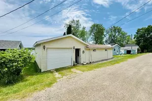 2375 Tamarack St, Lake Odessa, MI 48849 - Photo 8
