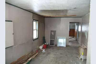 2263 E Maple Avenue, Burton, MI 48529 - Photo 2