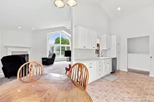 2700 Cape Coral Dr SW, Wyoming, MI 49418 - Photo 10