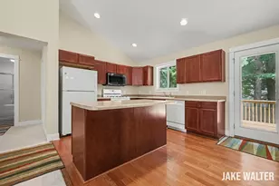 315 Sib Rumery St, Wayland, MI 49348 - Photo 6