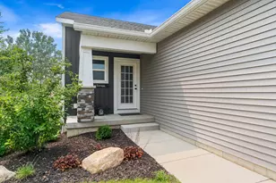 13683 Legends View Ct, Holland, MI 49424 - Photo 4