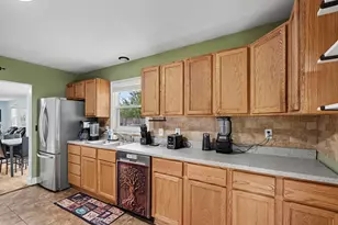 933 Benjamin Ave NE, Grand Rapids, MI 49503 - Photo 8